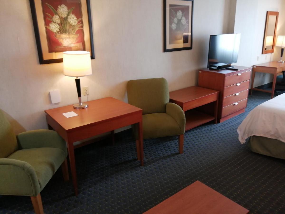 Holiday Inn Express & Suites Toluca Zona Aeropuerto By Ihg Екстер'єр фото