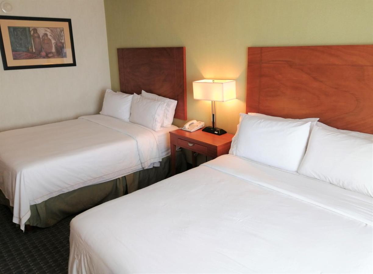 Holiday Inn Express & Suites Toluca Zona Aeropuerto By Ihg Екстер'єр фото