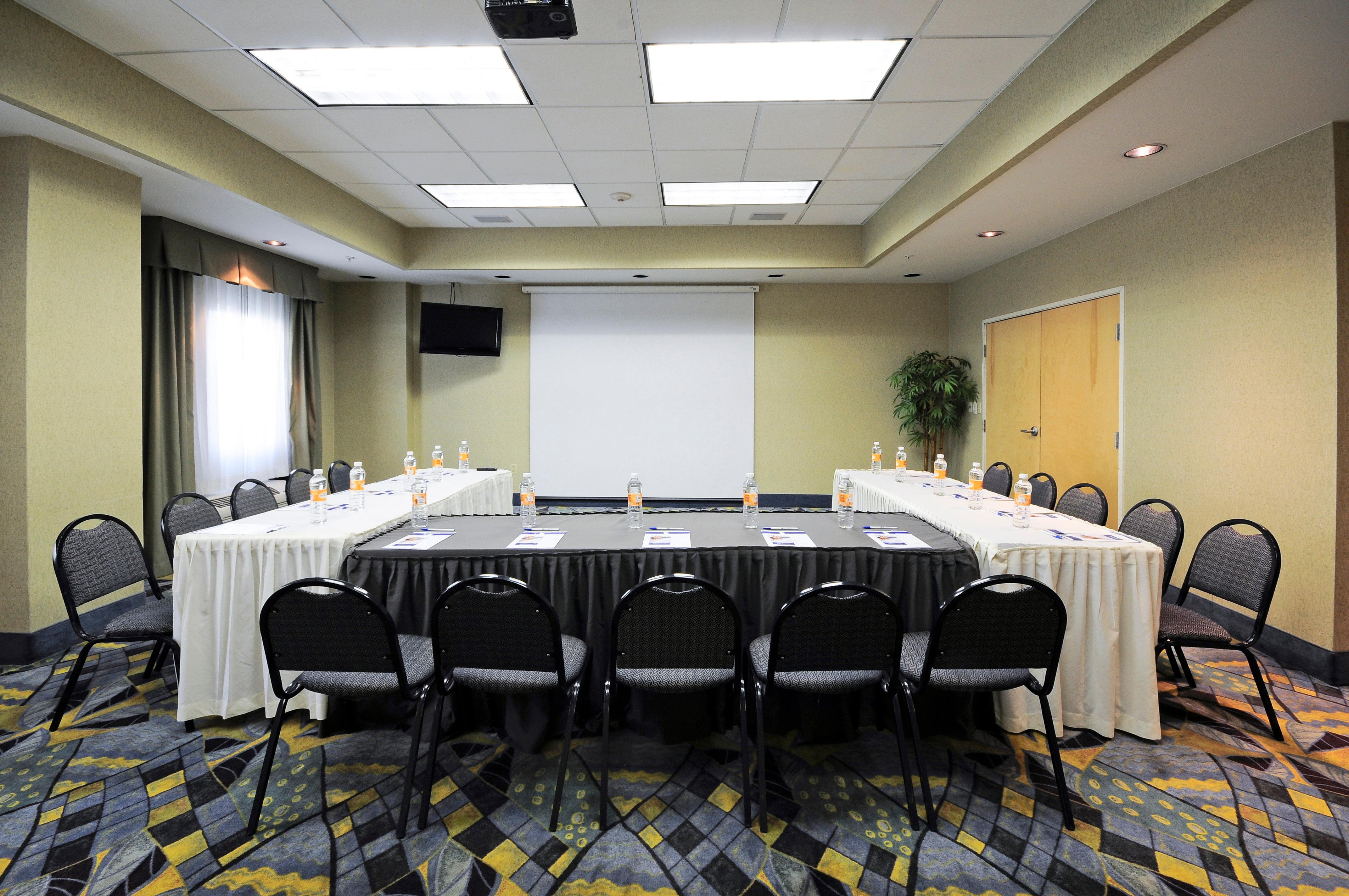 Holiday Inn Express & Suites Toluca Zona Aeropuerto By Ihg Екстер'єр фото