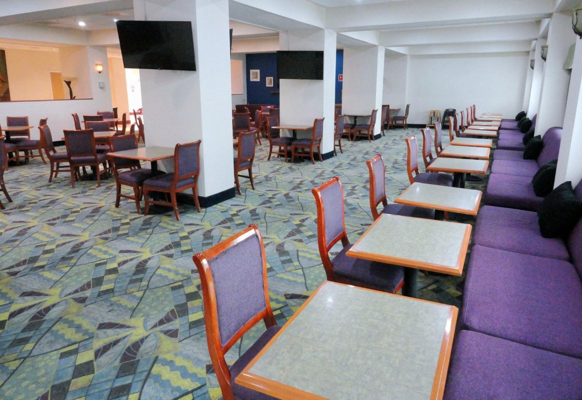 Holiday Inn Express & Suites Toluca Zona Aeropuerto By Ihg Екстер'єр фото