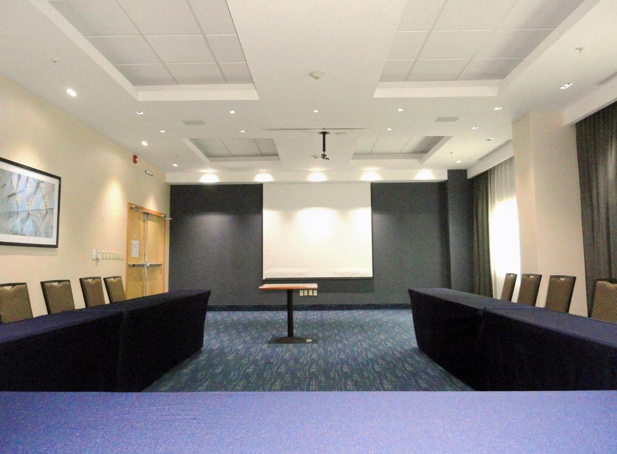 Holiday Inn Express & Suites Toluca Zona Aeropuerto By Ihg Екстер'єр фото