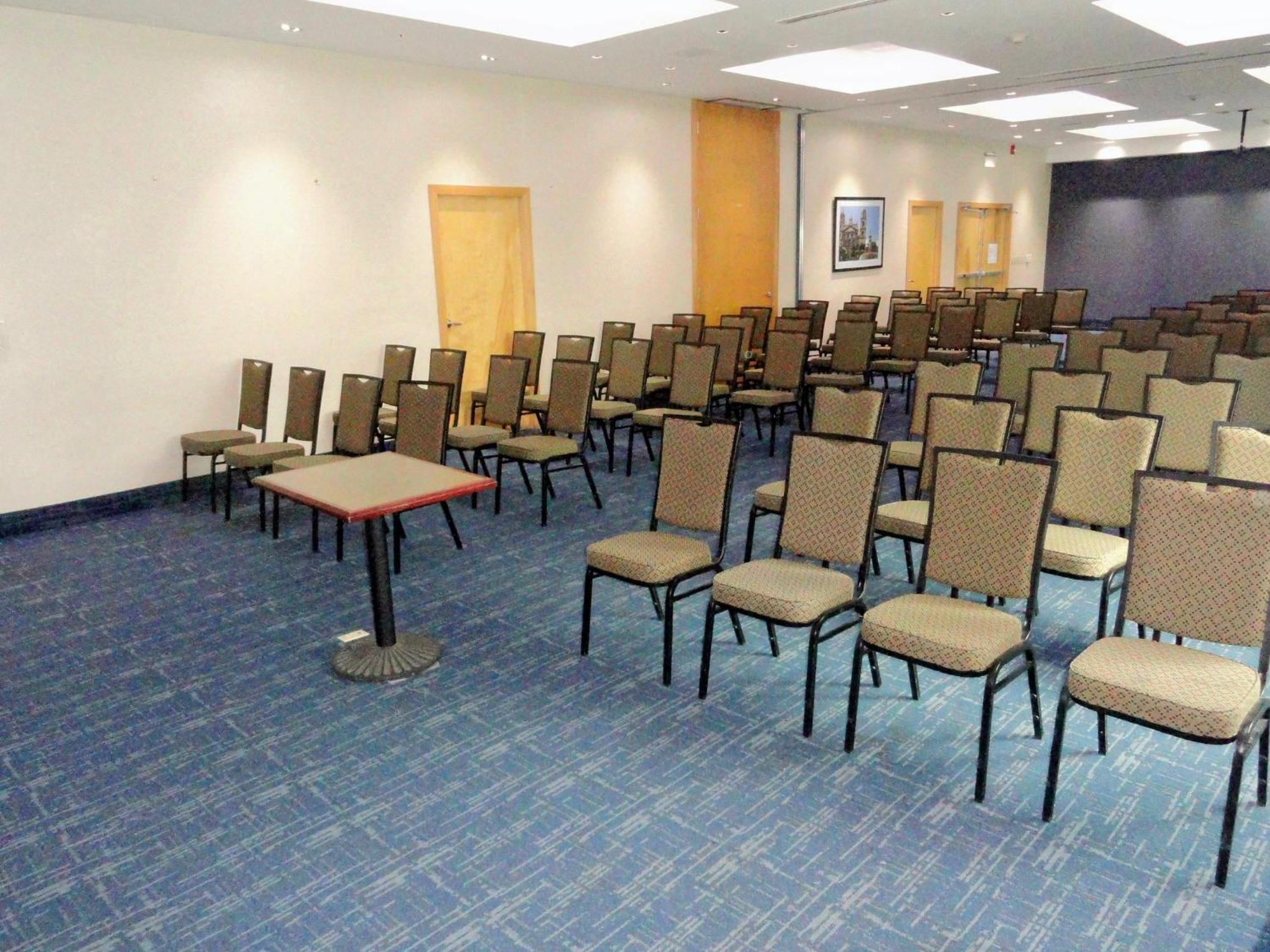 Holiday Inn Express & Suites Toluca Zona Aeropuerto By Ihg Екстер'єр фото