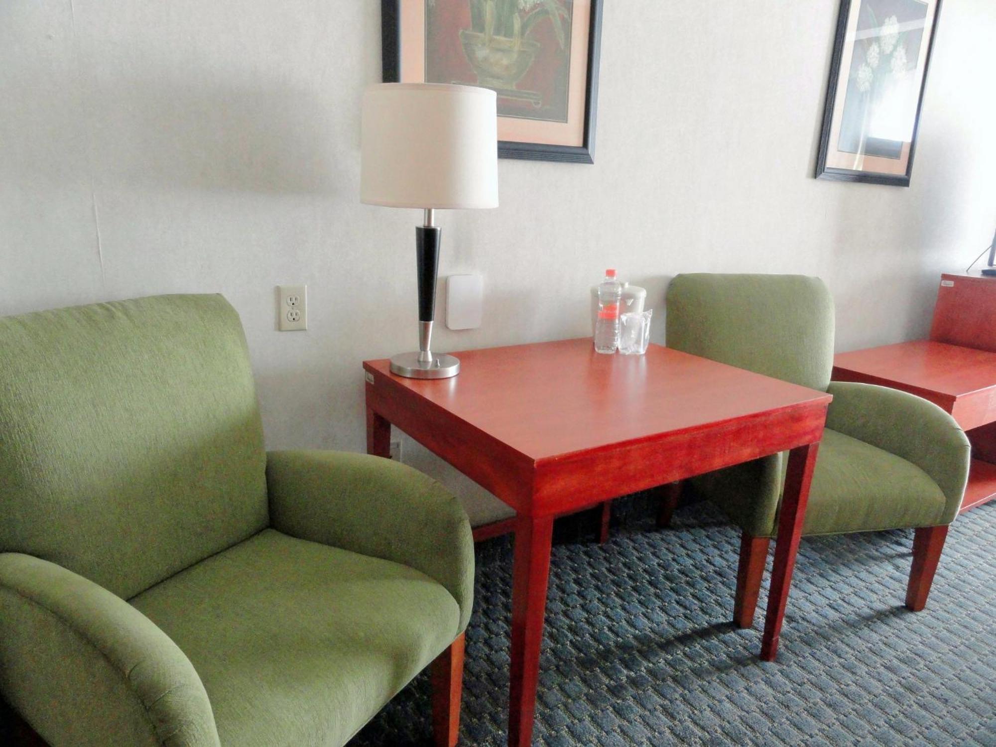 Holiday Inn Express & Suites Toluca Zona Aeropuerto By Ihg Екстер'єр фото