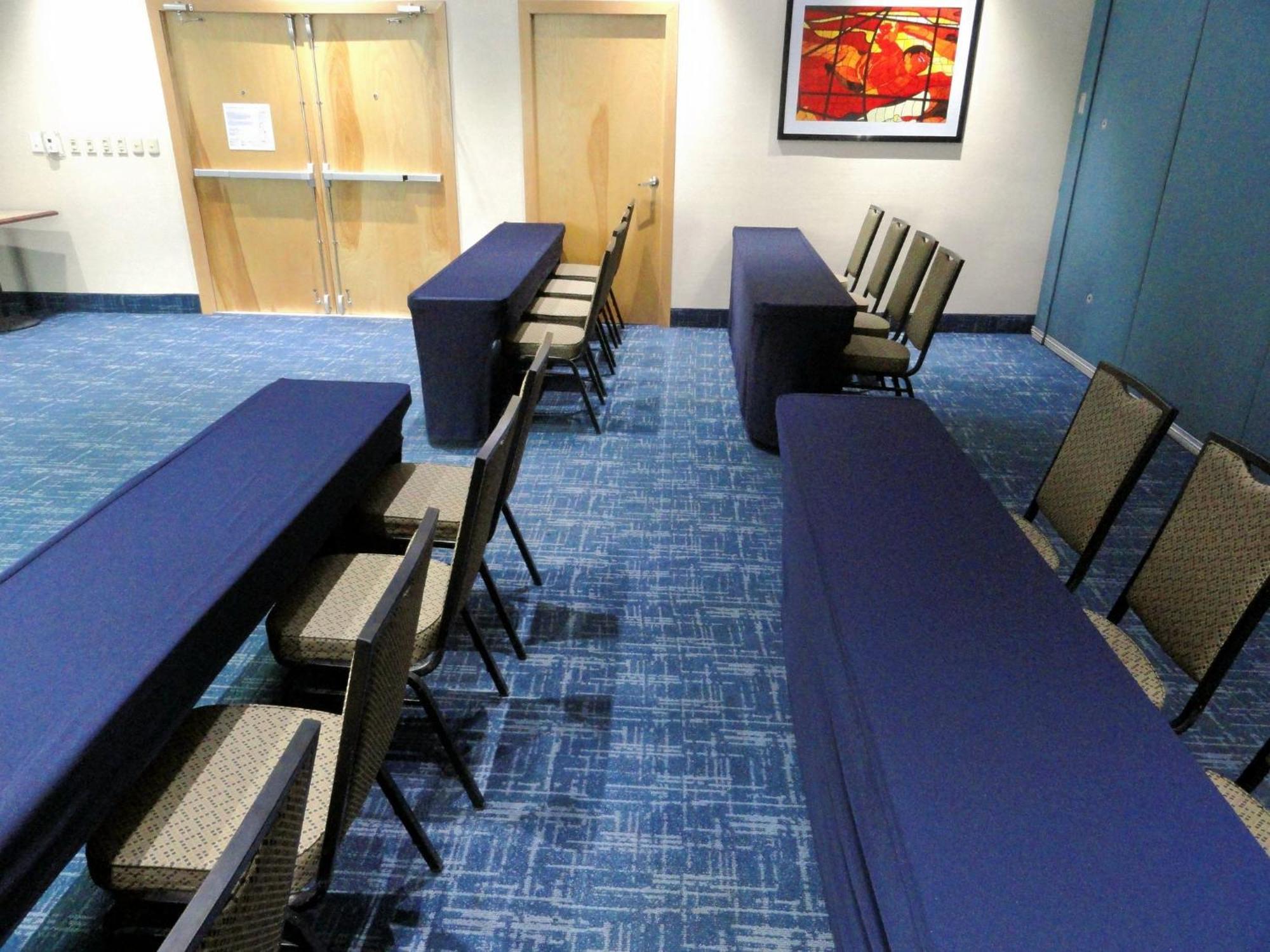 Holiday Inn Express & Suites Toluca Zona Aeropuerto By Ihg Екстер'єр фото
